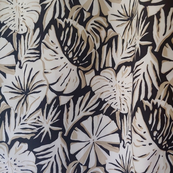 Chaps Men's black white beige Hawaiian Floral shirt size L - Picture 3 of 9